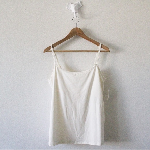 New York & Company Tops - 💕NWT New York & Co Built in Bra Tank Top